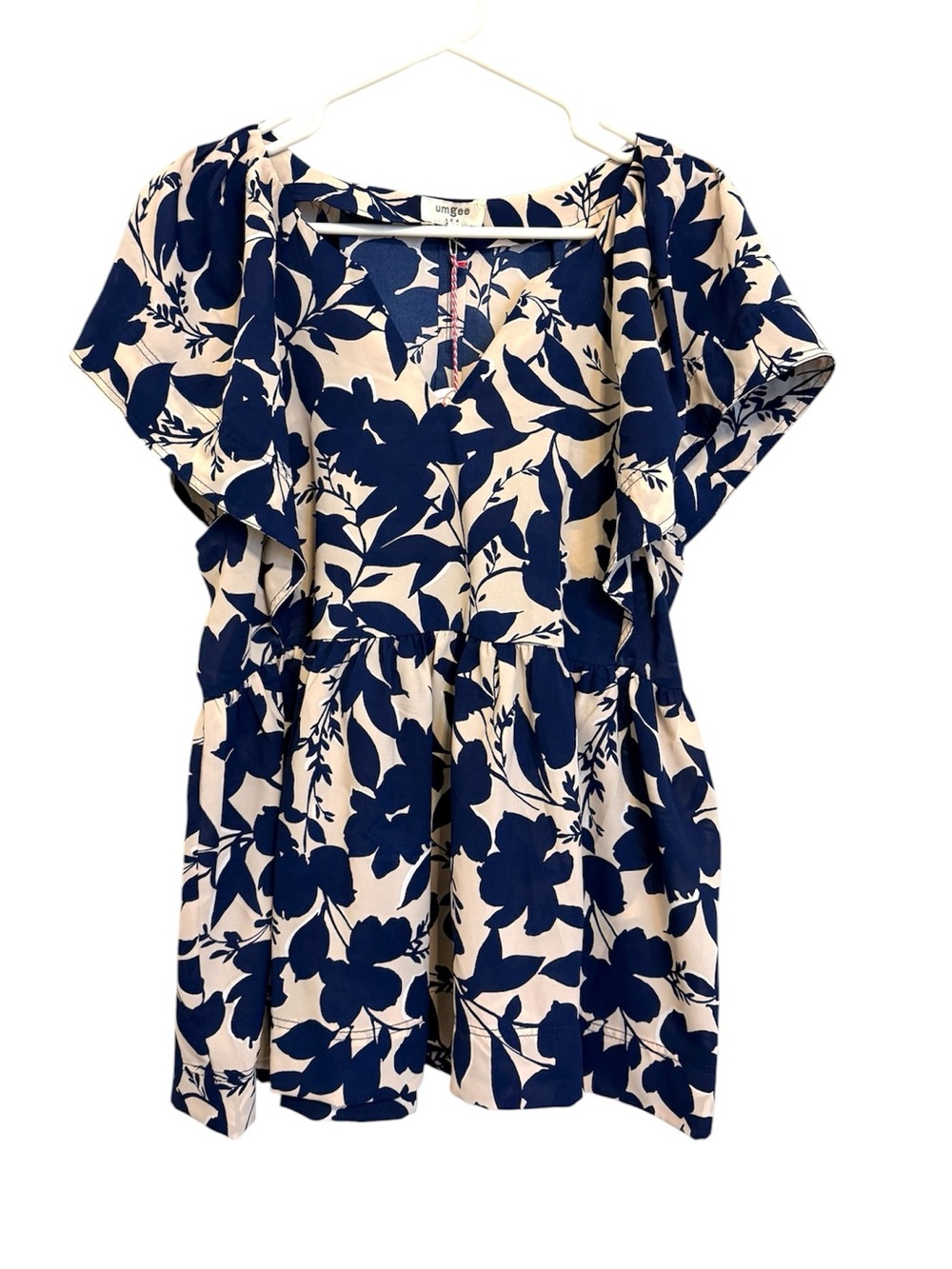 2/$30 Umgee Floral Babydoll Blouse Size Medium Navy Ivory Flutter Sleeve Top